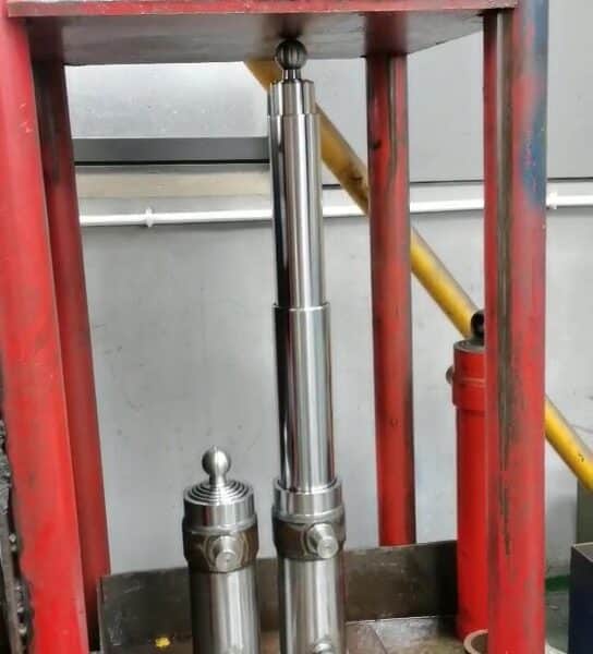 Telescopic hydraulic cylinder testing